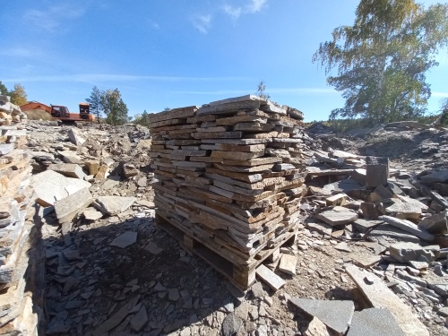 Плитняк златолит серебристый для мощения на бетон купить в Новосибирской области