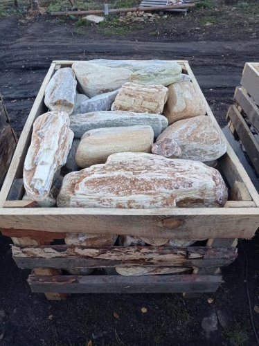 Златолит жёлтый, жёлто-зелёный глыбки и валуны для ланшафтного дизайна купить в Новосибирской области