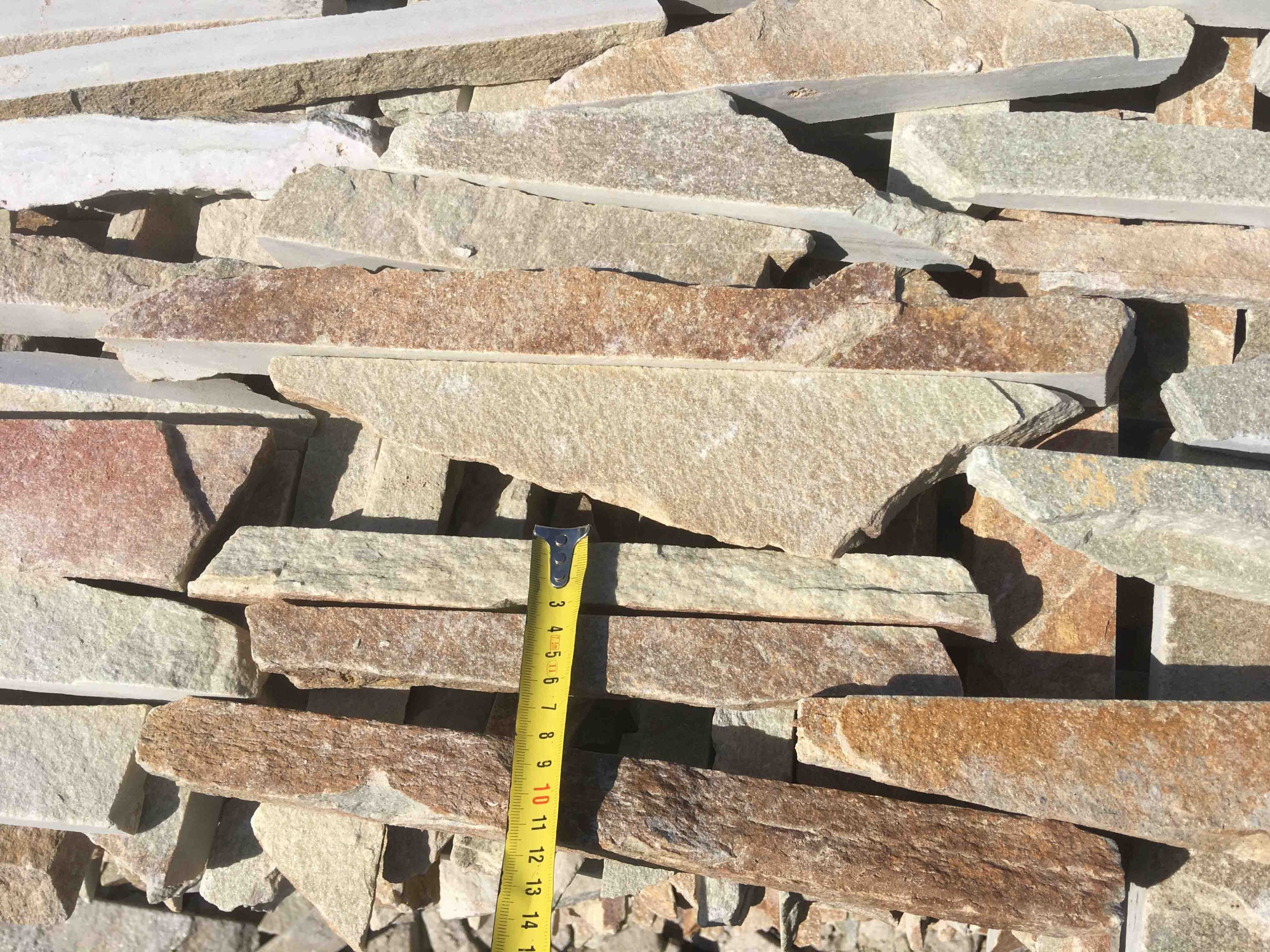 Горбушка златолит золотистый для облицовки купить в Новосибирской области