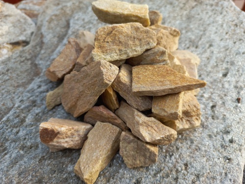 Златолит жёлтый декоративная каменная крошка купить в Новосибирской области
