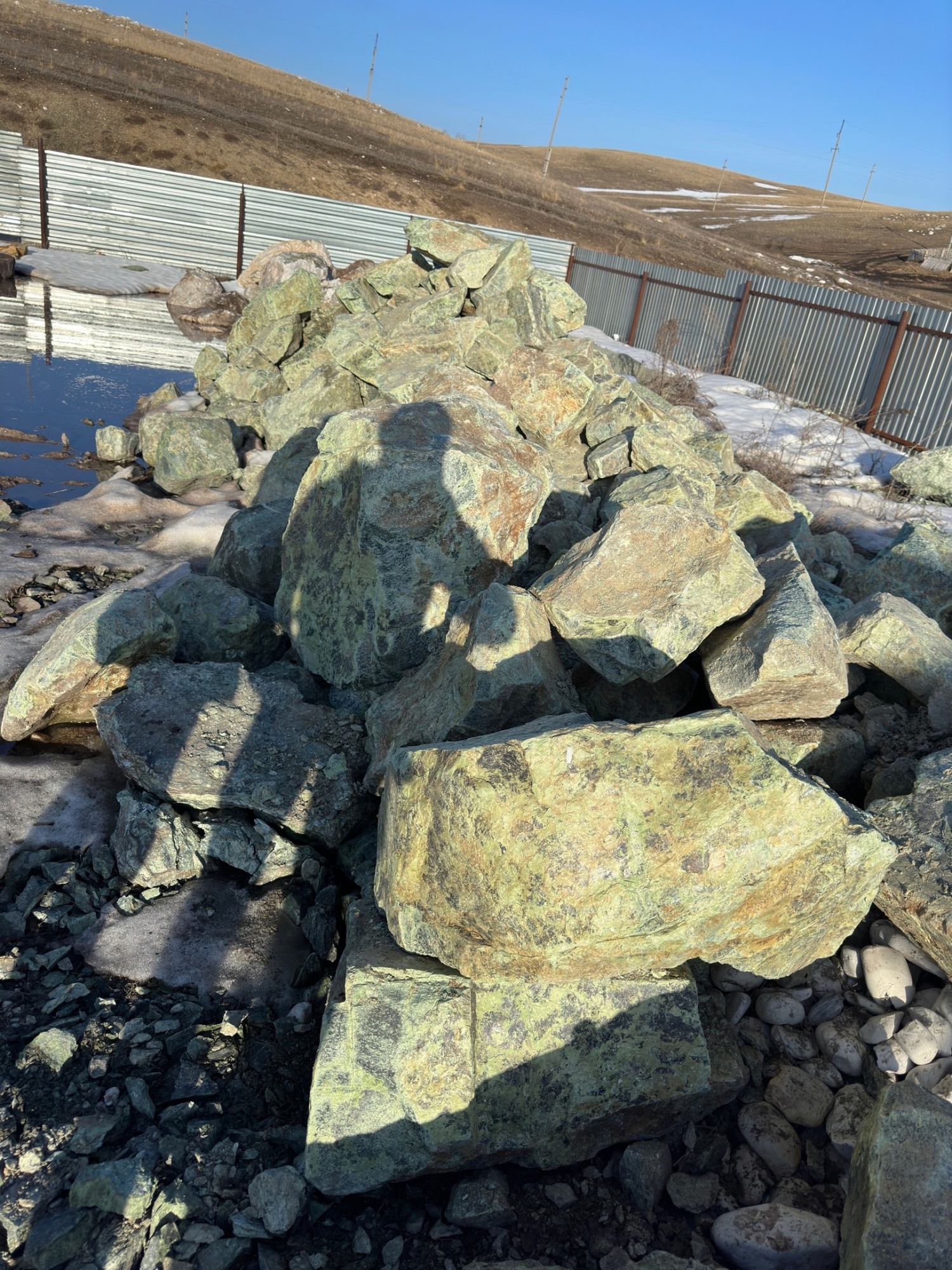 Камни для ландшафтного дизайна зелёные 10-60 килограмм купить в Новосибирской области