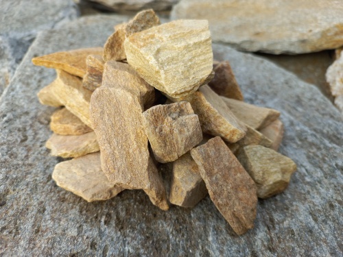 Златолит жёлтый декоративная каменная крошка купить в Новосибирской области