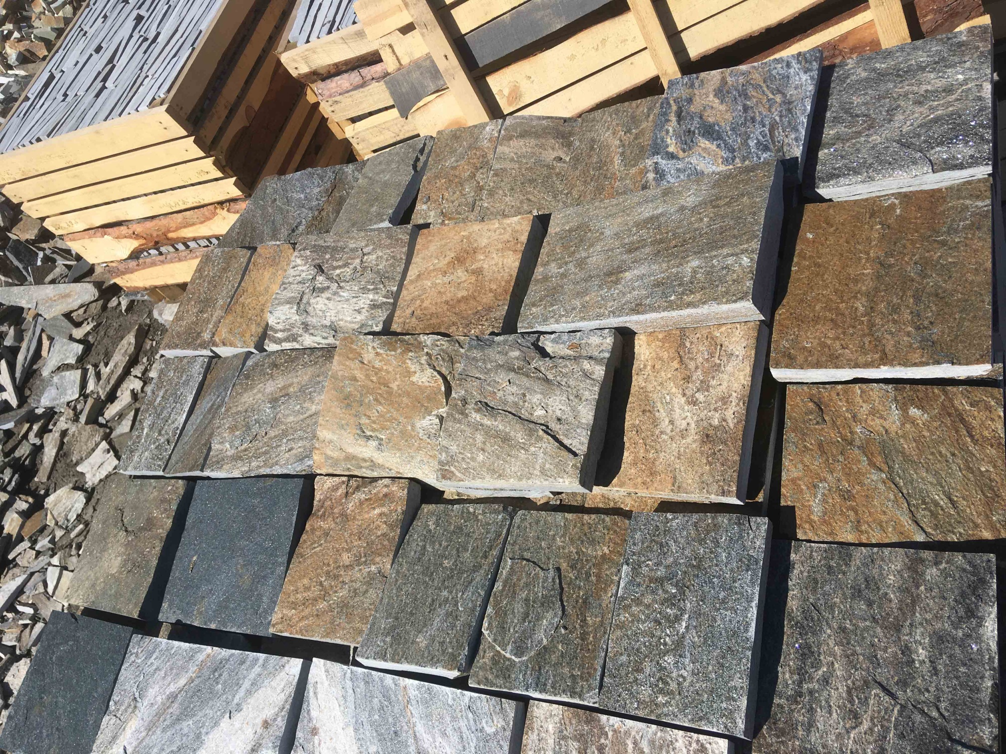 Плитка пилёная златолит Уральский для фасада купить в Новосибирской области