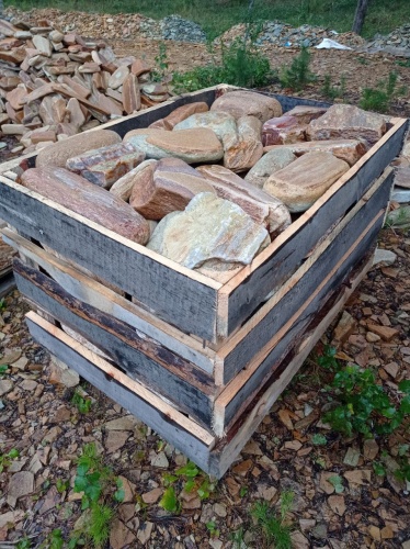 Златолит жёлтый, жёлто-зелёный глыбки и валуны для ланшафтного дизайна купить в Новосибирской области