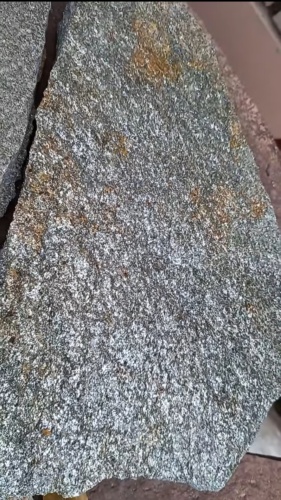 Плитняк златолит серебристый для цоколя, отмостки купить в Новосибирской области