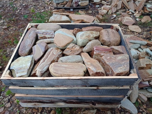 Златолит жёлтый, жёлто-зелёный глыбки и валуны для ланшафтного дизайна купить в Новосибирской области