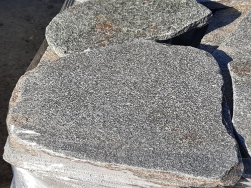 Златолит серебристый галтованный для лестниц купить в Новосибирской области